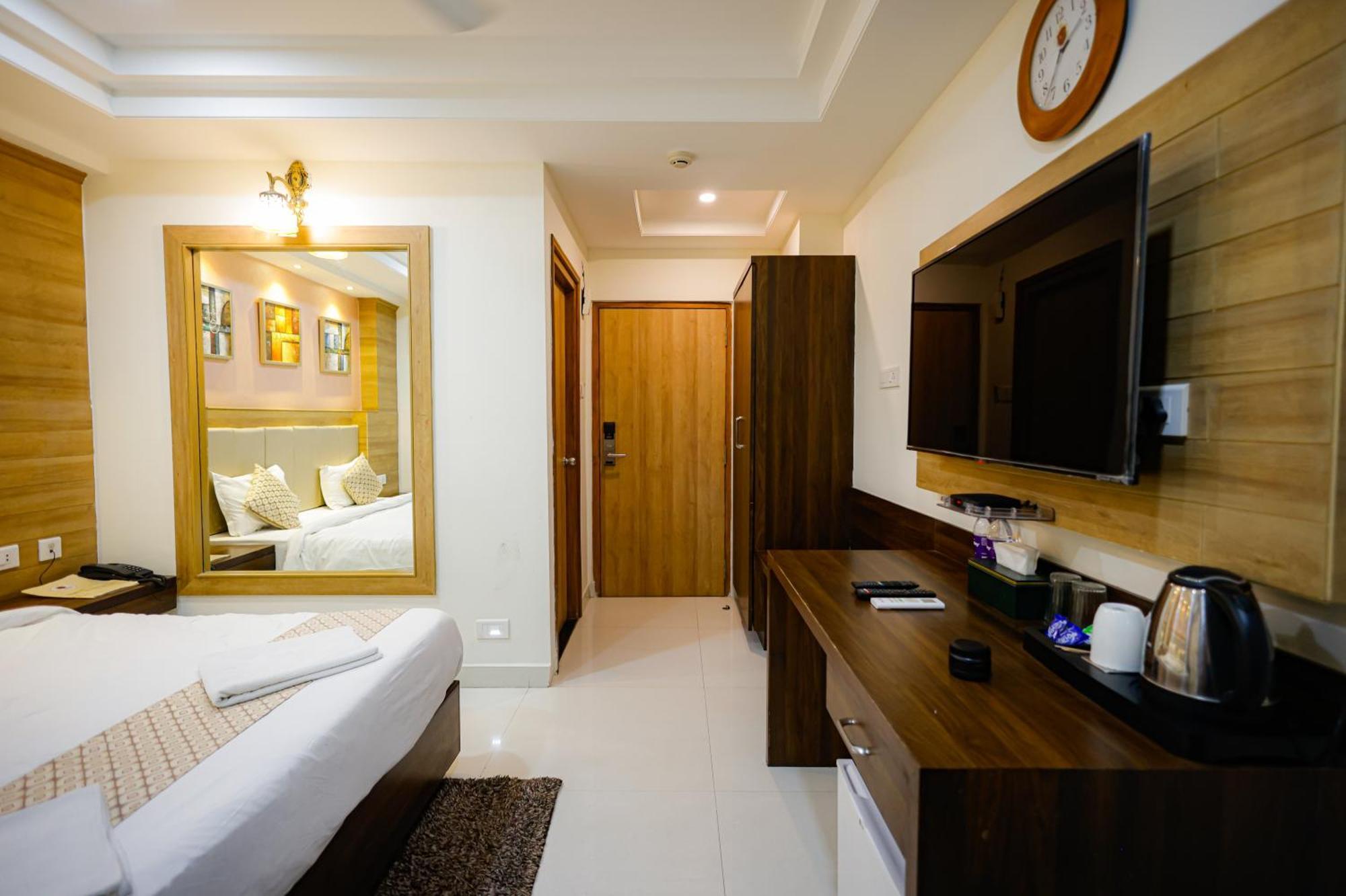 M Square Hotel Hyderabad Esterno foto
