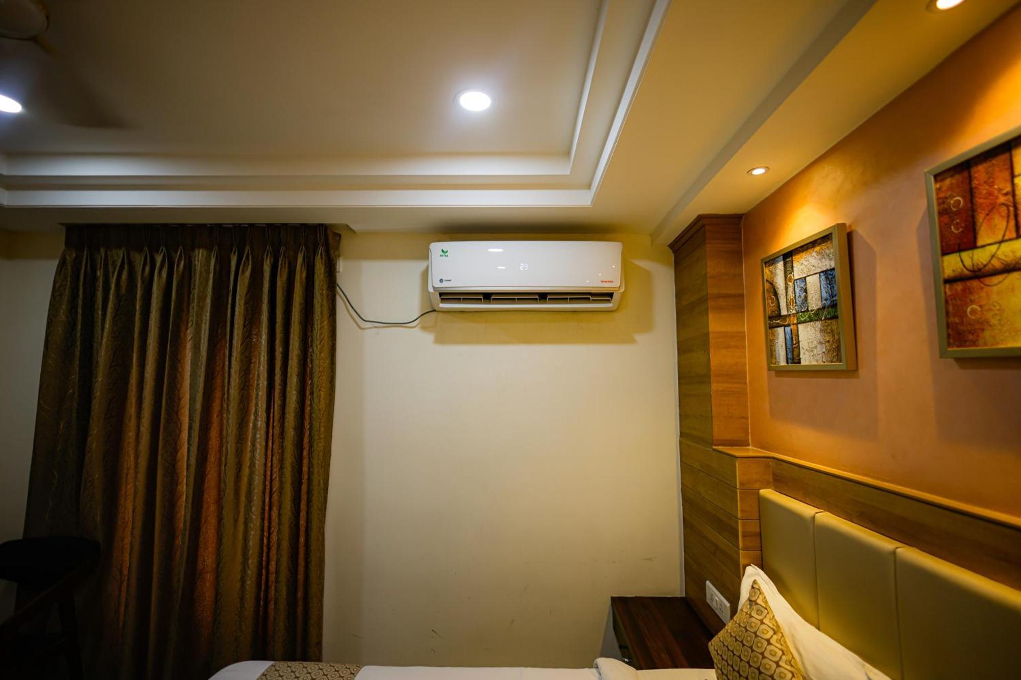 M Square Hotel Hyderabad Esterno foto