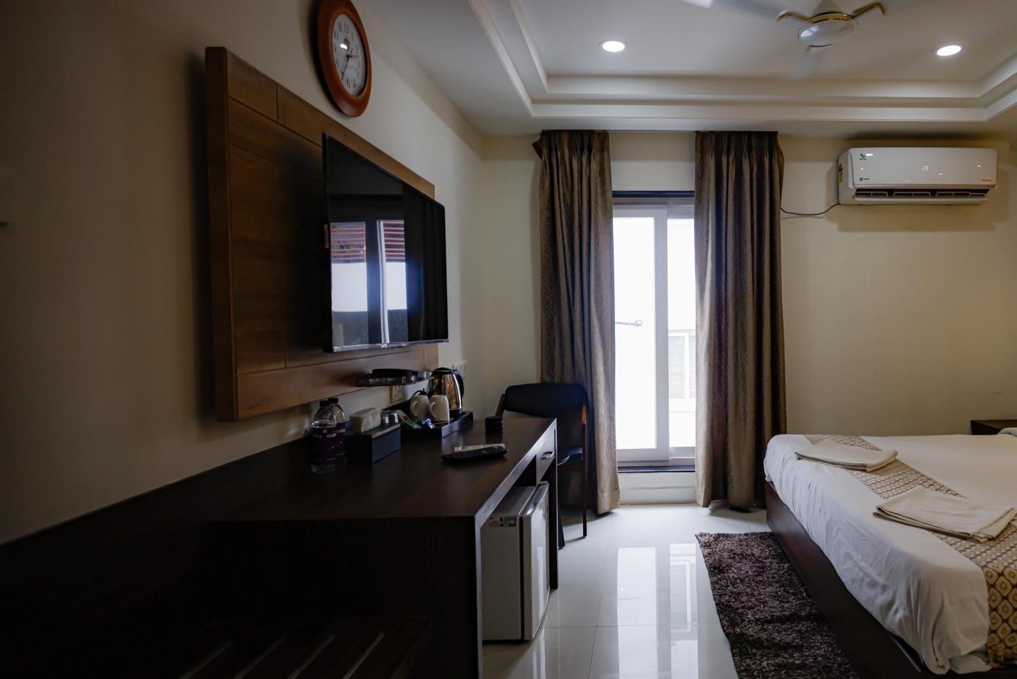 M Square Hotel Hyderabad Esterno foto