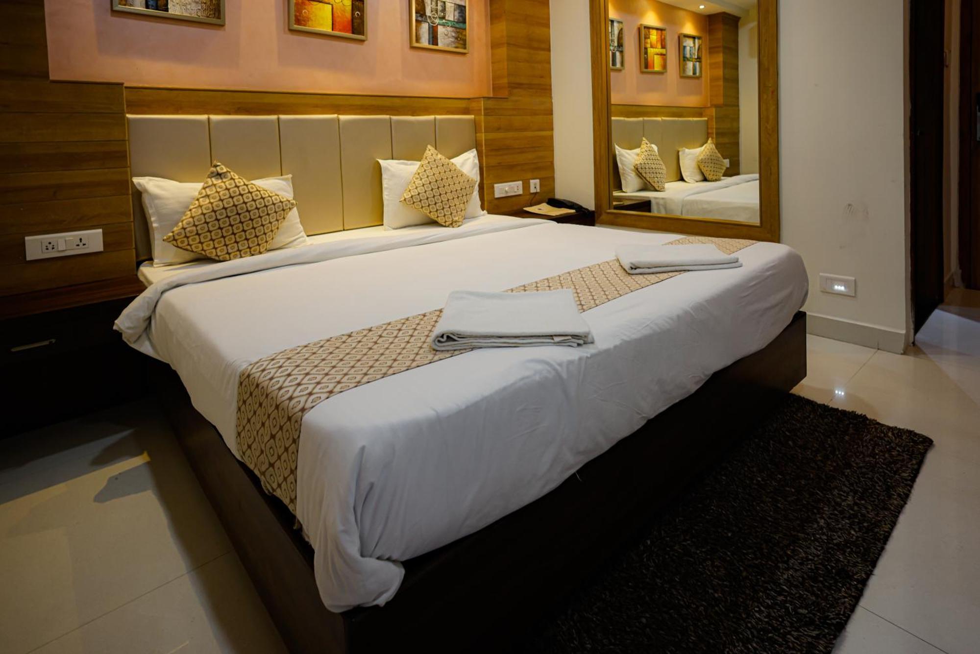 M Square Hotel Hyderabad Esterno foto