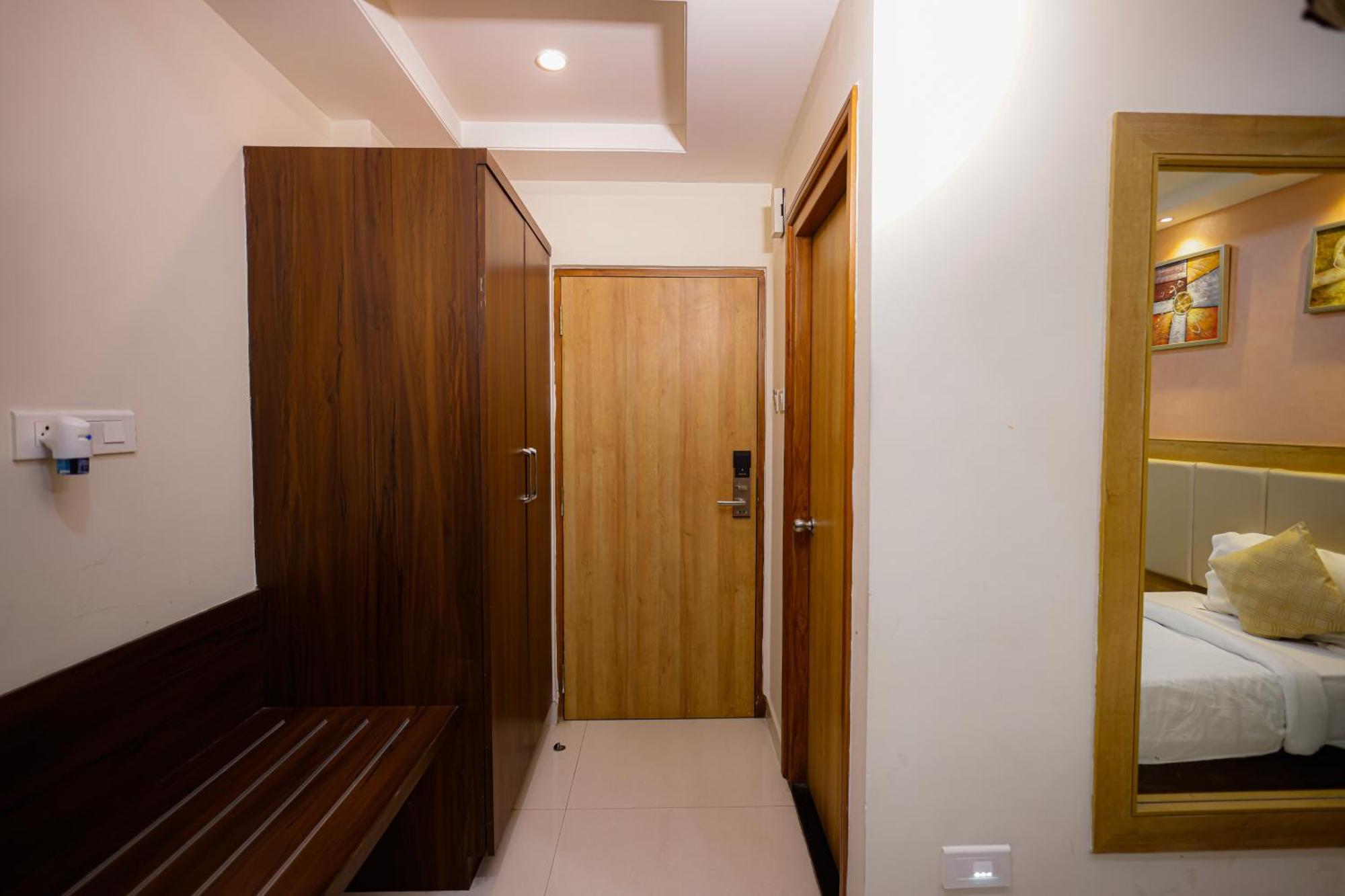 M Square Hotel Hyderabad Esterno foto
