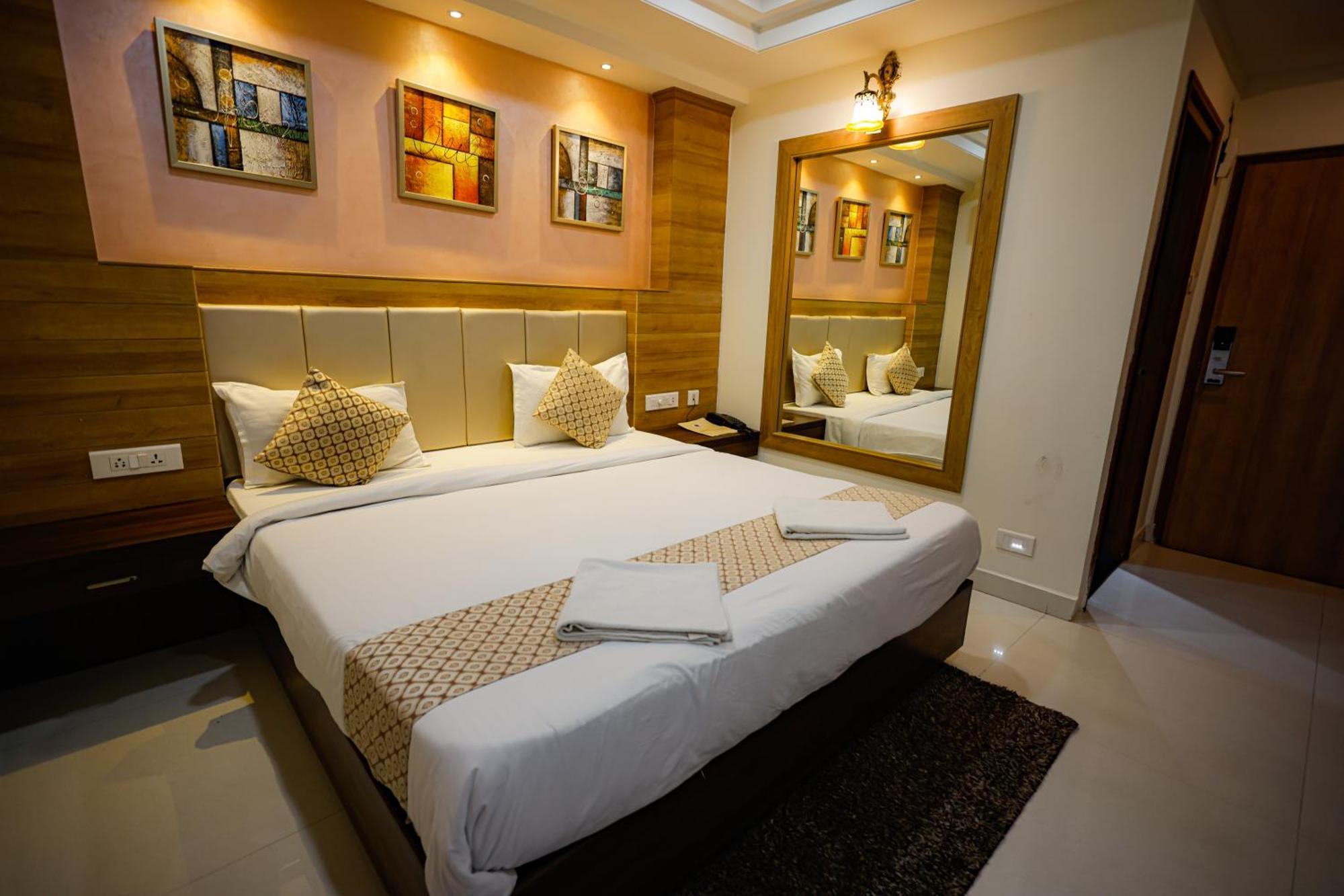 M Square Hotel Hyderabad Esterno foto