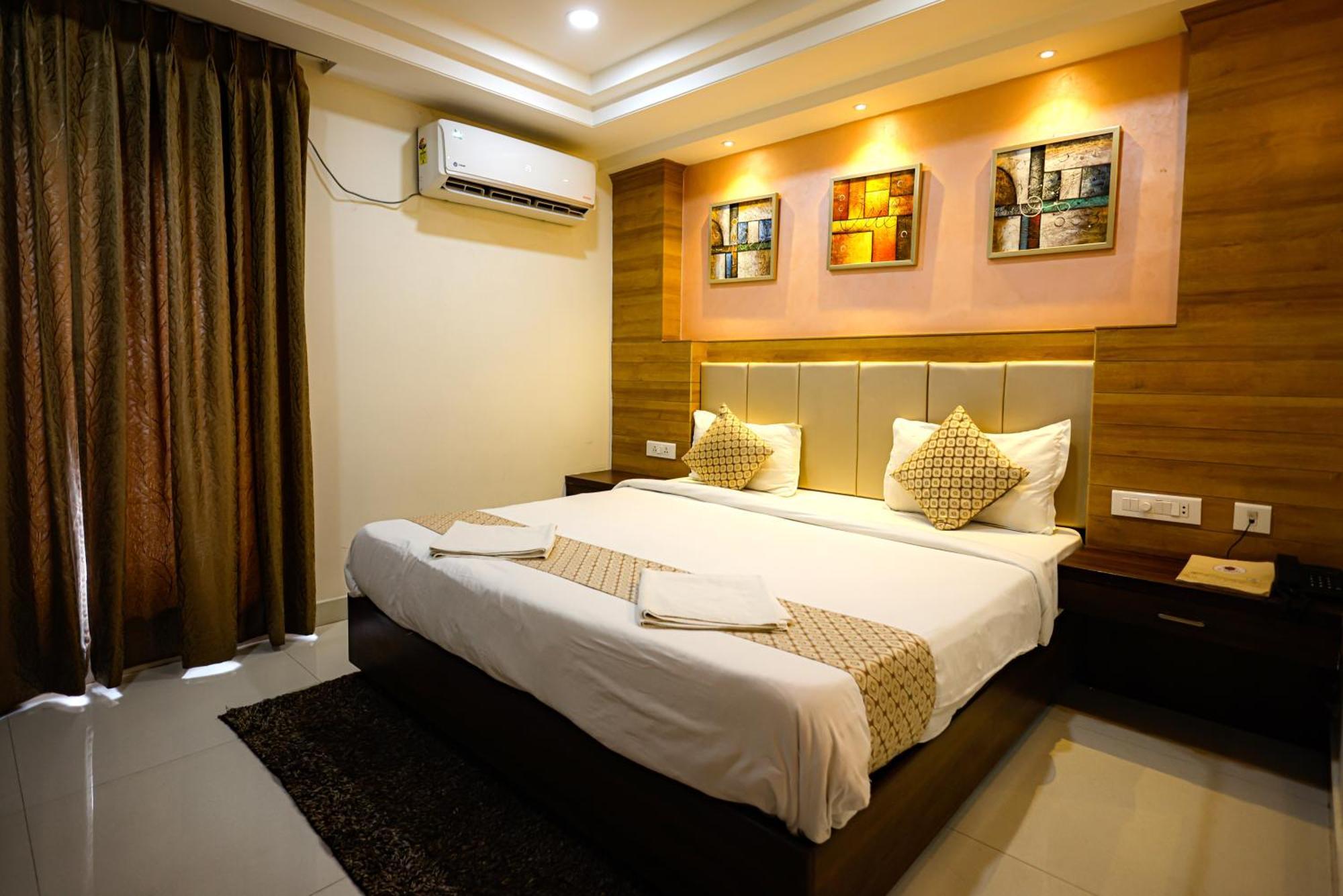 M Square Hotel Hyderabad Esterno foto