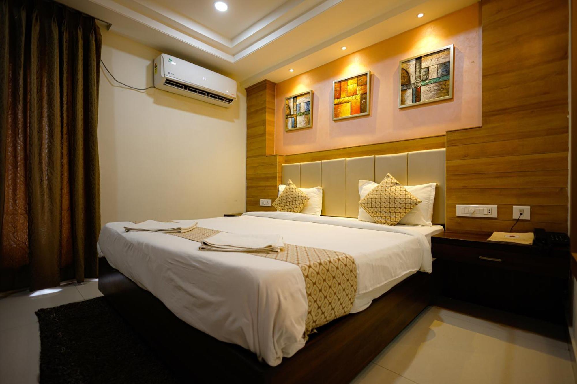 M Square Hotel Hyderabad Esterno foto