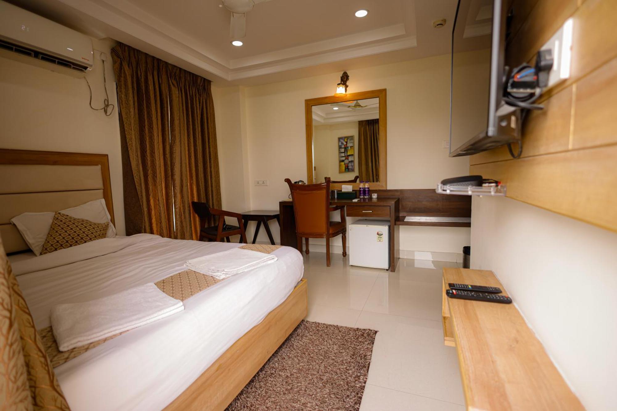 M Square Hotel Hyderabad Esterno foto