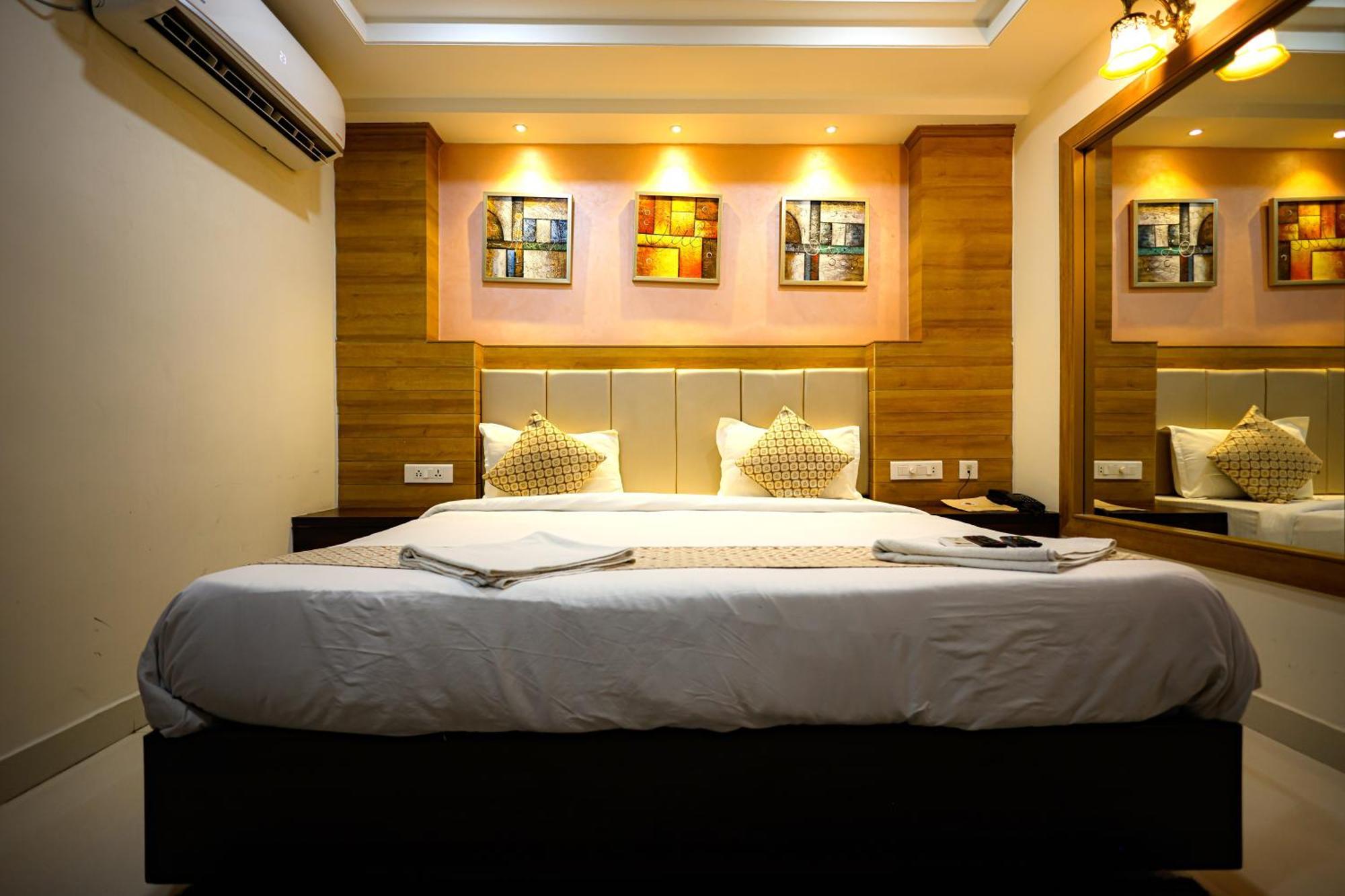 M Square Hotel Hyderabad Esterno foto