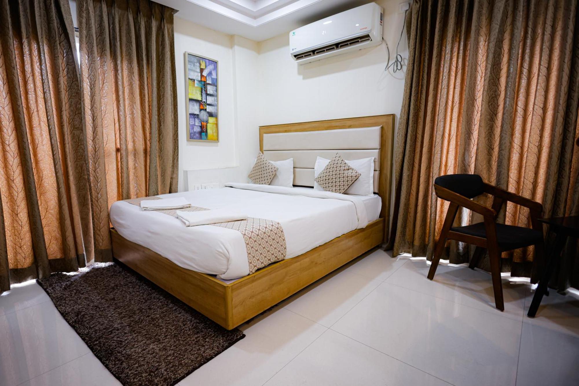 M Square Hotel Hyderabad Esterno foto