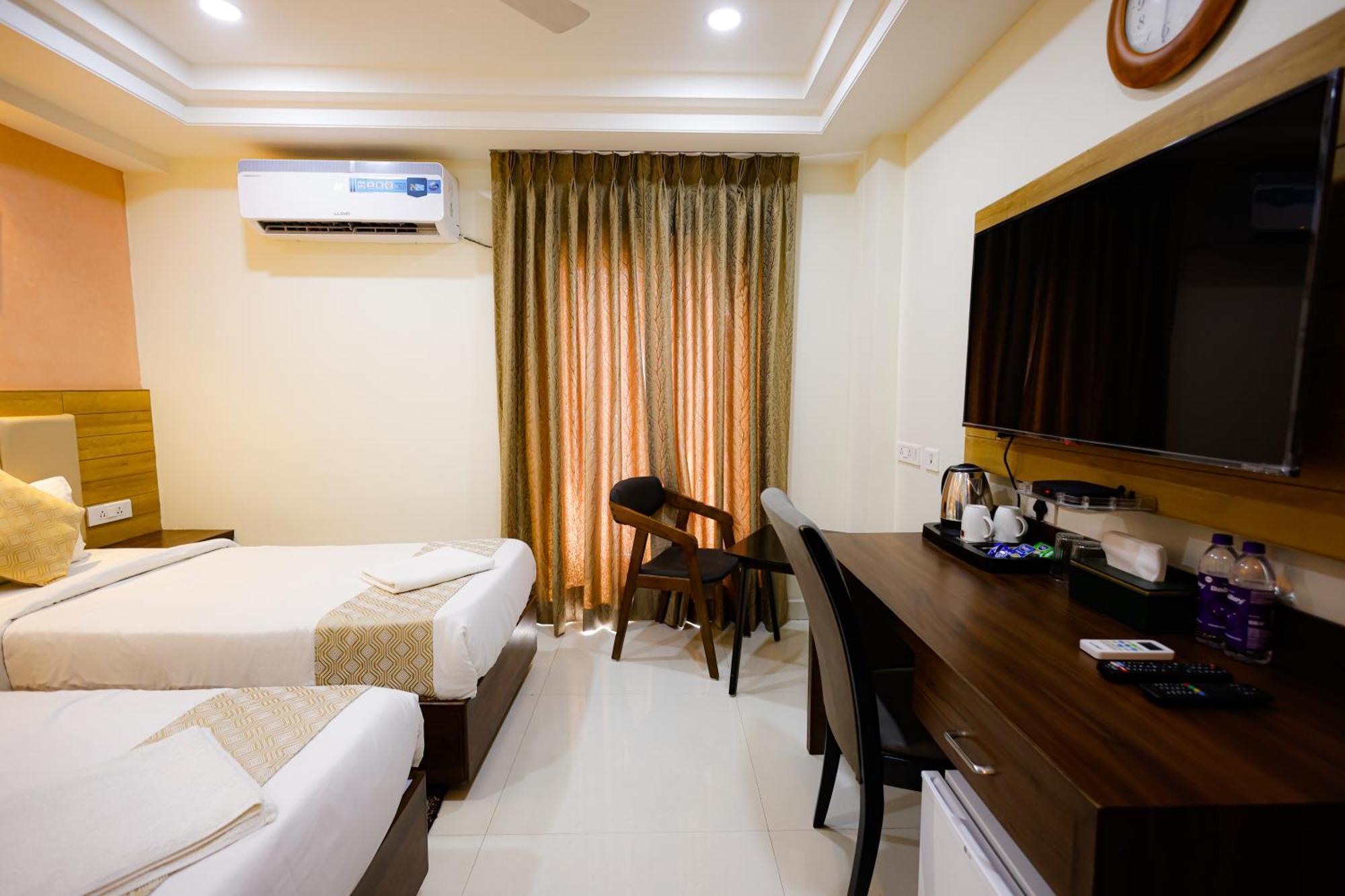 M Square Hotel Hyderabad Esterno foto