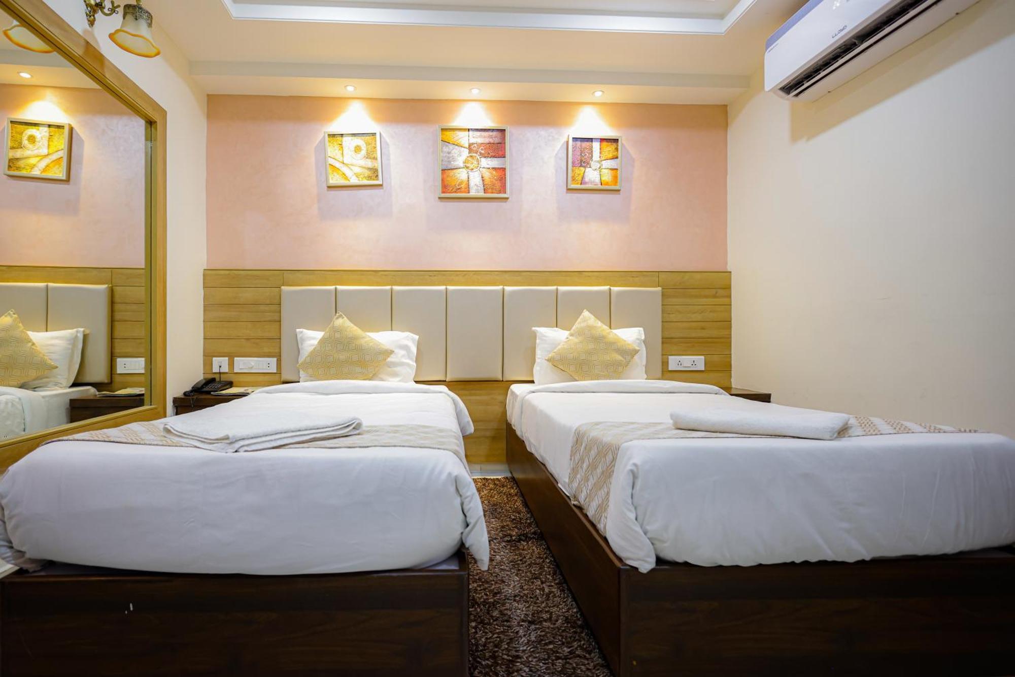 M Square Hotel Hyderabad Esterno foto
