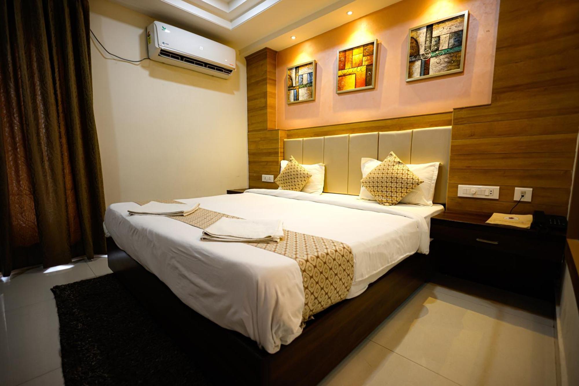 M Square Hotel Hyderabad Esterno foto