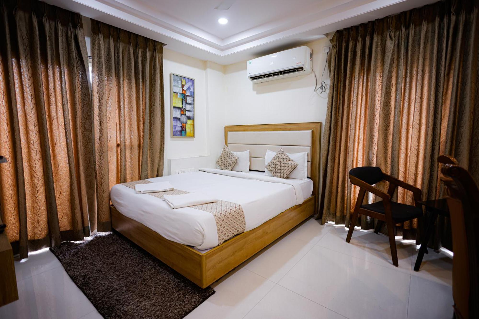 M Square Hotel Hyderabad Esterno foto