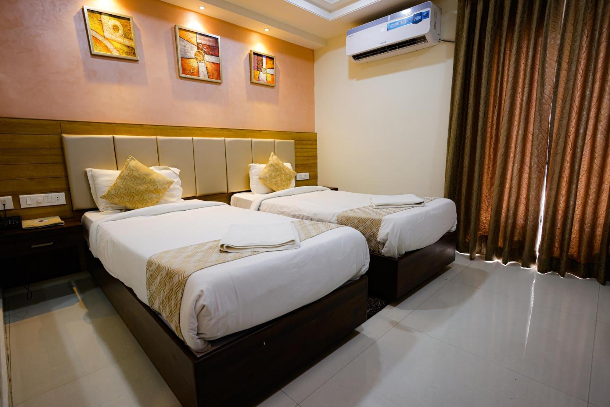 M Square Hotel Hyderabad Esterno foto